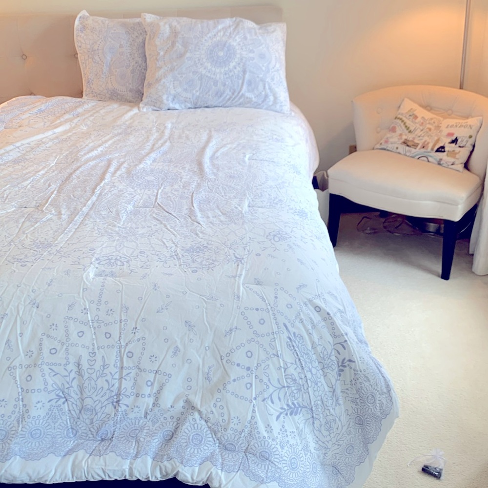 College Bohemian Twin comforter with 2 pillow shams